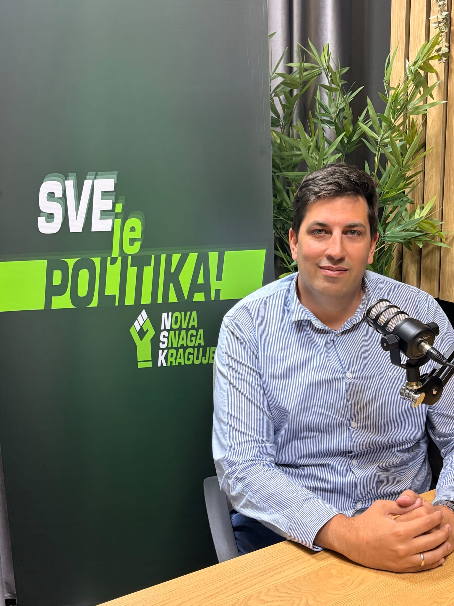 Nova snaga pokreće svoj podkast "Sve je politika"!