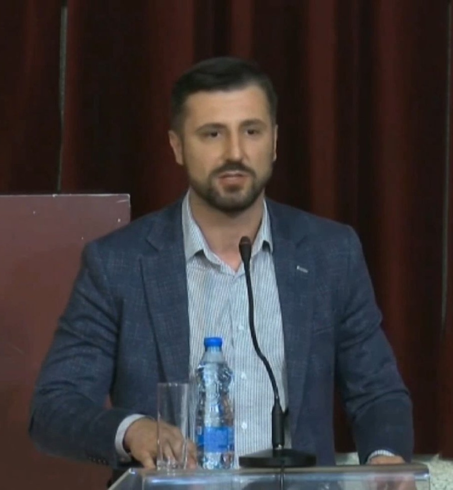 Barać: Nastavljene političke ucene – Istorijski arhiv nov primer